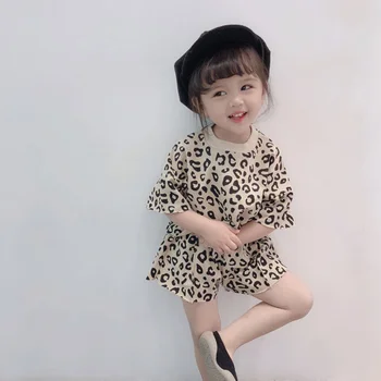 Комплекты одежды с леопардовым принтом для маленьких девочек, Летний костюм, Шорты с короткими рукавами, детская повседневная одежда из 2 предметов